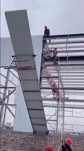 Skills for Hoisting Large-Scale Steel Structure Cladding Panels