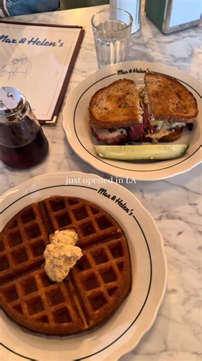 Talia • Saved You A Place on Instagram: "🧇 Max and Helen’s, Larchmont, Los Angeles CA This diner just opened, and its the perfect LA brunch spot. It’s so retro and cute, and the food was sooo yummy, especially the pastrami reuben sandwich. #lafoodie #losangeleseats #laeats #hiddengemsla #losangelesfood #larestaurants #losangeles #datenightla #larchmont #maxandhelens #diner #newrestaurant #breakfast #brunch #lunch"