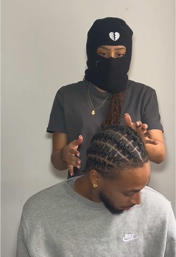 Les Barrels Twist pour Hommes: Idées de Coiffures Afro et Coupe Homme