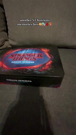 Video uživatele 🐆 (@ilovestrangerthingsssass) o stranger things memories box s4