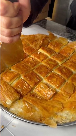 Kıymalı Börek Nasıl Yapılır İzliyoruz