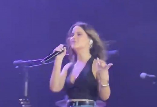 Maren Morris Goes Viral For Apparent Wardrobe Malfunction At Willie Nelson’s Fourth Of July Picnic | Whiskey Riff