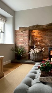 When it comes to firewood, the most important choice you’ll have to make is whether to go with the seasoned or the kiln-dried kind. With kiln-dried firewood carrying a slight price premium, many customers are curious whether it is noticeably better. Read on to find out. Try burning a piece of freshly cut wood and your room will quickly fill up with smoke. So much so that your smoke detector might go off. In order to get our firewood to perform as intended, we need to dry it to a moisture level o