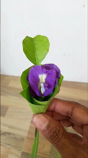 how to make little bouquet from leaf 🌿| patta se cute guldasta kaise banaye #handmade #short #diy❤️💚
