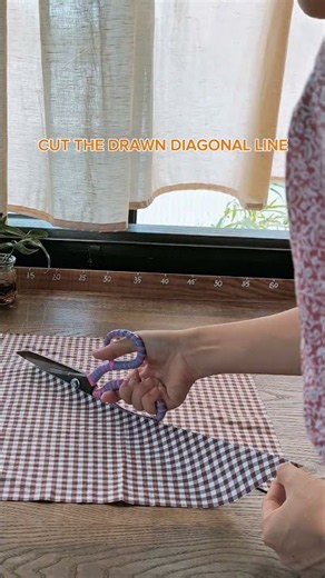 How to make looooong continuous bias tape tutorial #sewing #tutorial #sewingtips #diy #handmade