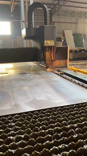 ✨ Bạn đang tìm dịch vụ cắt CNC Laser tại Gia Lai – Kon Tum? Tiến Dũng CNC Laser mang đến giải pháp cắt sắt, bản mã, mặt bích, hoa văn cổng cửa – vách ngăn với công nghệ Fiber Laser 6KW hiện đại. Cắt thép dày đến 30mm, đường cắt sắc nét – không ba via – không cháy cạnh. Nhanh chóng, chính xác, bền đẹp – đáp ứng tốt cả dân dụng & công nghiệp. Chuyên Gia Công CNC LASER - Đ/C : 1558 Trường Chính, Pleiku, Gia Lai (Địa chỉ mới: 1322 Võ Nguyên Giáp - P. Hội Phú, Tỉnh Gia Lai) - ĐT: 0846.171.160-0847.17