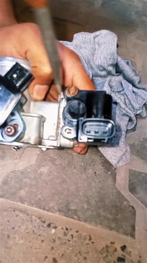 refers to the throttle position sensor (TPS), a critical component that monitors the throttle valve's position and sends this data to the engine control unit (ECU)#Alarif #autocare #vrialvideo #fty #viral_video