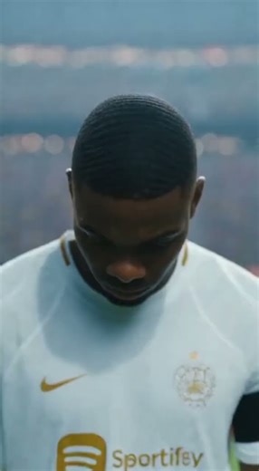 He Didn’t Shoot with Power… He Made History 🧠⚽