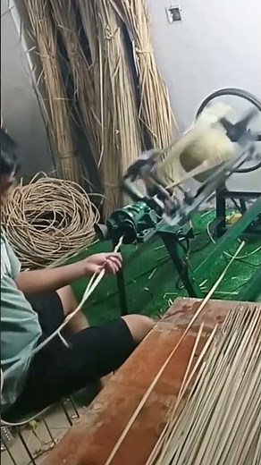 Rope-spinning process of the straw