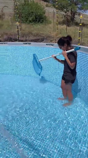 How to filter Intex Pool if it’s not full! #intex #intexpool #intextplus #outdoorpool #cleanpool #wadingpool #syphon #intexpoolpump