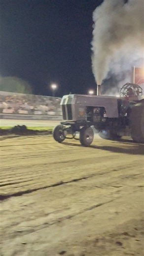 Hot Farm tractor. #fullpulllive #fullpullpicks #mlm #truckandtractorpulling #california | Full Pull
