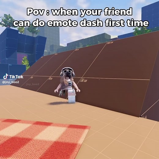 Evade POV: Nessi's First Emote Dash Tutorial