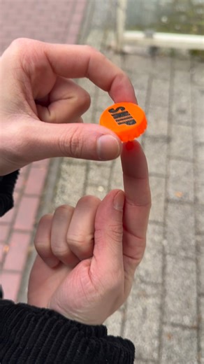 SNIP OFFICIAL on Instagram: "How to SNIP 👇🔥 1 move… and you’re addicted 😮‍💨 Comment “SNIP” if you want more tutorials 💚 🛒 Available now: catchesnip.de #catchthesnip #insta #viral #viralvideos #fyp"