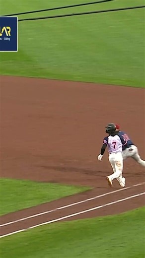 Had to make sure none of you missed Christian Cairo LAYING OUT for this ball🤯 #ironpigs #baseball