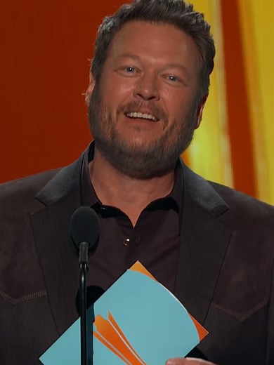 Blake Shelton Presents the Final Award at ACM 2025