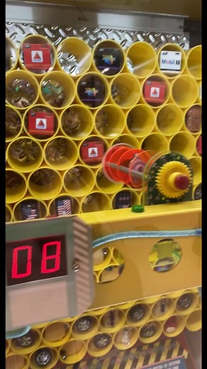 3.4M views · 8.5K reactions | 90’s arcade win ✨ #nostalga #throwback #arcade #winning #90s | The 90's Guyz | Facebook