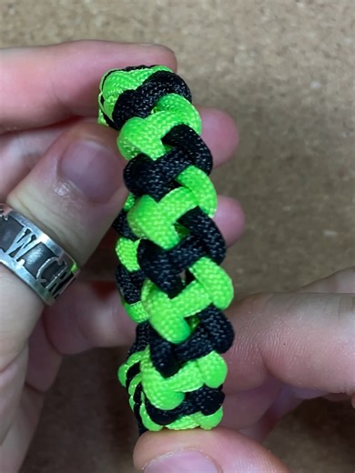 How to Make a Double Crown Paracord Bracelet