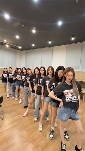 อีก 4 วัน มาเจอพวกเราใน 🪐✨COSMOS Glitter From Star Concert✨ กดบัตรได้แล้วที่ Thaiticketmajor https://m.thaiticketmajor.com/concert/cosmos-glitter-from-star-concert.html 🗓️ Date : February 28, 2026 📍Venue : Phenix grand ballroom 5th floor #CosmosGlitterFromStarConcert #CosmosTH #Phenix #Phenixgrandballroom #StarhunterEntertainment | Star Hunter Entertainment