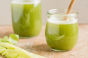 Celery Juice Benefits and How to Make It [Video]