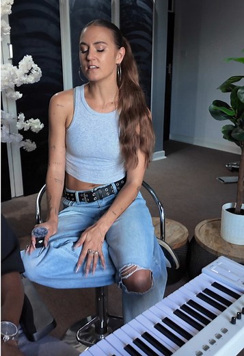 Acoustic Studio Moments: Streaming Love 💙