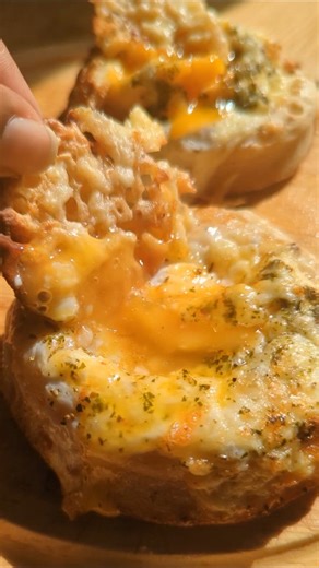 Emily's Cooking - Recipes, Food Inspiration & Fun Hacks | CHEESY EGGY CRUMPETS 🍳🍞 Upgrade your breakfast and brunch with these cheesy eggy crumpets. Tips - • Using a knife to cut a circle inside... | Instagram