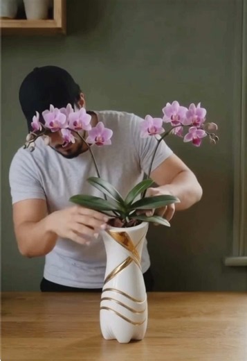 From Trash to Treasure: Genius DIY Home Decor Hacks You Need to Try! Transform ordinary materials into stunning, high-end masterpieces with these mind-blowing DIY and home improvement projects! Watch how simple items are turned into luxury decor, sleek furniture, and creative plant pots that look like they cost a fortune. Get ready to be inspired and elevate your living space today! Would you try making this DIY project yourself? Yes or No?