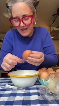 Hatch your own Easter Eggs: Blow Out Guide! DIY Easter eggs? Blow out shells for vibrant,