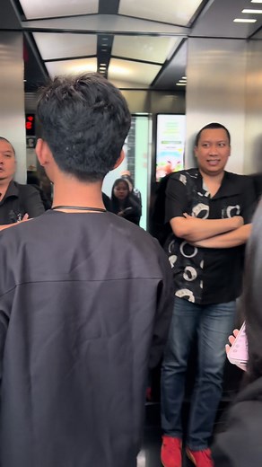 Kereta menuju Stasiun: jadwal & cara mengetahui 'door will be open'