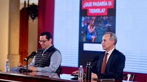 308K views · 10K reactions | Debemos aprender a convivir con el virus SARS-CoV-2 e incorporar permanentemente prácticas de higiene y prevención en la nueva realidad. Las epidemias, terremotos, huracanes y otros fenómenos no pueden regularse, pero está en la sociedad mejorar su respuesta ante esas amenazas. | Hugo López-Gatell Ramírez | Facebook