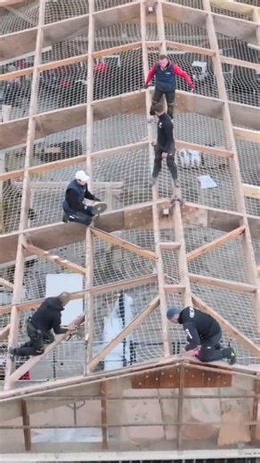 ‪@ludovic.oudard4655‬ lance un chantier XXL : dépose de la toiture
