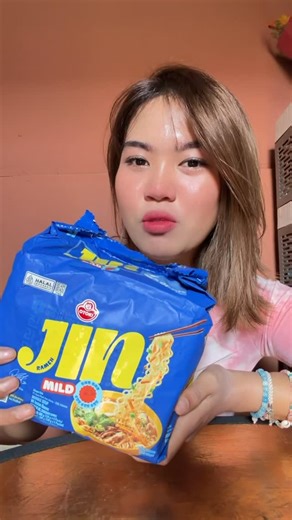 Neniigrande🦋 | Mukbang ottoki jin ramen, beli pack isi 5 dapet stiker jin BTS #mukbang #jinbts #mukbangneni | Instagram