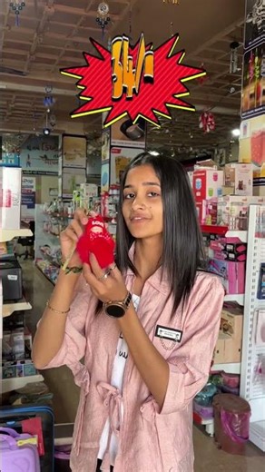 Trendy keychain with stylish design, perfect for keys, bags and everyday accessories