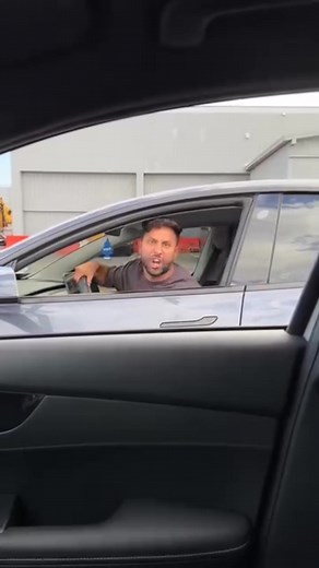 Destruir a pelear en la carro 🙄 | JA•MeMes