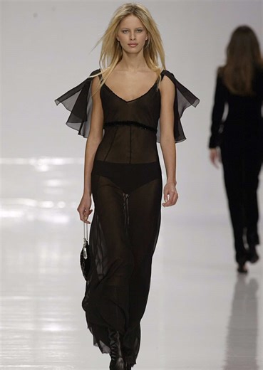 Karolina Kurkova & Luciana Curtis Walk for Blumarine