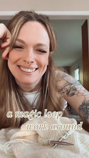 If the magic loop in knitting isnt your favorite…watch this hack! #knittingtips #knitintheround #knittinghack