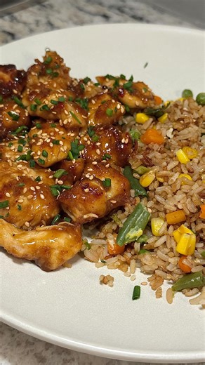 DJ Thoma on Instagram: "This one… this one was good! General Tso’s ⬇️RECIPE⬇️ Sauce & Marinade: 6 tbsp soy sauce 2 tbsp hoisin sauce 2 tbsp rice vinegar 4 tsp chilli paste, any 2 tsp sesame oil 6 tbsp brown sugar 2 tbsp cornstarch 1 1/2 cups chicken stock Chicken: 3lbs chicken thighs or breasts 2 tsp ginger, grated 2 tsp garlic, grated 2 cups cornstarch oil for frying Stir Fry Sauce: 4 tbsp oil or butter 4 tsp ginger, chopped 4 cloves garlic, chopped Garnish: Chopped green onion Sesame seeds Mix