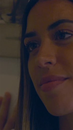 MISIL on Instagram: "No es una escena. Es tensión, mirada y lo que no se dice. Si tu reel no genera esto… no está contando una historia. Ellxs @chopamontoya @bautiamestoy 👉 ¿Querés una escena así para tu reel actoral? Escribime. #romance #seducción #actores casting #reelactoral #casting"