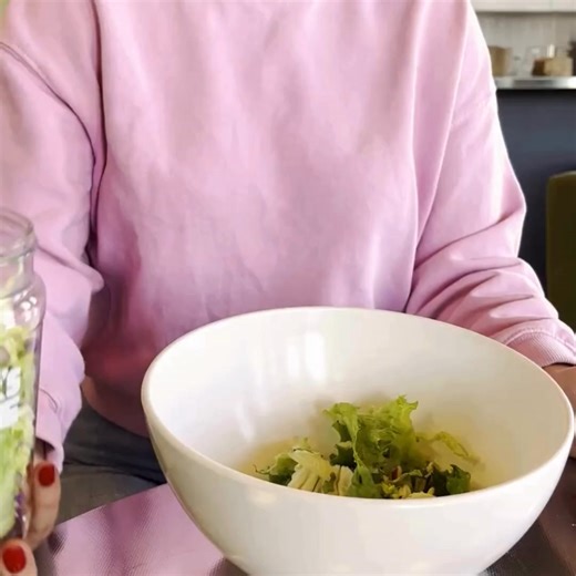 Grab a fresh, chef-crafted meal on-the-go! 🥗 Healthy eating made easy - no cooking required. Perfect for busy days and tight schedules. Available in smart Fridges near you! Quick, healthy meals at your fingertips #healthyeating | Farmer's Fridge