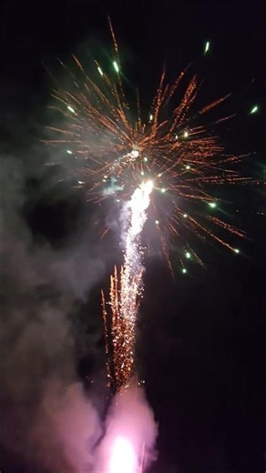 6 shot rack slo mo #fireworks #pyros #pyroaddicts #pyronation #pyromaniac