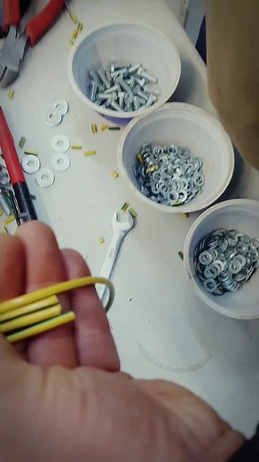 Заземление на дверцы ячеек РУ-0,4кВ.#электромонтаж #минск #электрик #заземление #ру-0,4кВ