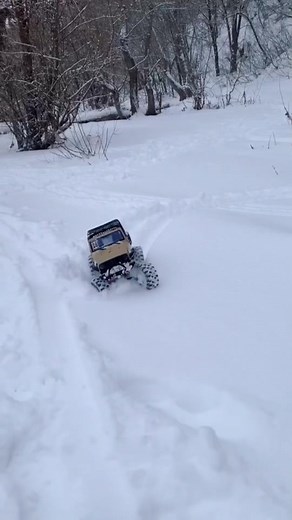 Jeep Wrangler Rubicon in snow #rc #rccar #car #antigravityrc #traxxas #4x4 #offroad #trx4 #rchobby #rctrophytruck #rccrawler #rctrophy #jeep #wrangler