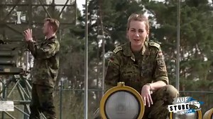 Jule und Robert von #AufStube kommen viel rum. Heute schauen sie in einer besonderen Einrichtung der Bundeswehr vorbei. Was sie im Militärhistorischen Museum auf dem Flugplatz Berlin-Gatow alles entdecken, könnt ihr in der heutigen Folge auf unserem YouTube-Kanal sehen. /Tobias (Video: Bundeswehr) | Bundeswehr