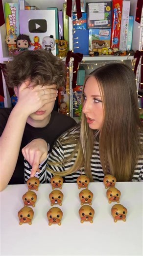 _Yana_Sasha_ on Instagram: "🤪👩🏻‍❤️‍👨🏻#brettspiele #bordgames #game #gamefortwo #challenge"