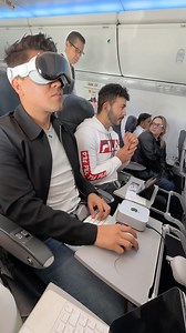 1.1M views · 41K reactions | 勞諒 Vision Pro + Mac mini = Estudio de trabajo móvil. #applevisionpro #macmini #m4 #tecnologia #remoto | Cris Martinez | Facebook