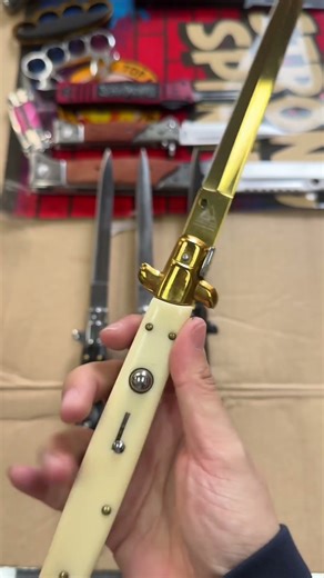 The magnificent 13-inch model switchblade #folding #switch