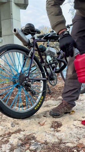 Cold Start for Demon_Bike V1.5 under the highway bridge #demonbike #technologia #twostrokepo #Shorts