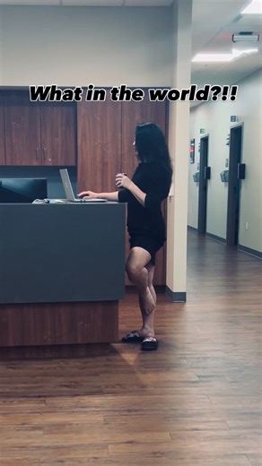 What are the four things that I’m doing in this video that are great for my body brains and bliss? . Multitasking at every age (meaning doing physical work while you’re doing mental work ) like I’m doing here- is great for your brain but what I think is very important in this video is that I’m practicing my balance. You do not have to sit at your desk all day doing tasks- when I have to close charts, which is one of the things I hate to do most in medicine, I put my computer up on the counter an