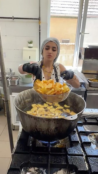Melek makes potatoes in the cauldron! #melek