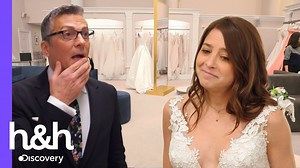 1M views · 613 reactions | Esta noiva vai experimentar trajes menos tradicionais, como o macacão, para usar no dia do casamento embora a mãe e o futuro marido desejem vê-la caminhar até altar com um vestido clássico.#OVestidoIdeal #K | Discovery Home & Health Brasil | Facebook