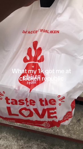 When i heard about this promo i ran so fast to download chowdeck To get this awoof deal discount download chowdeck and use my promo code ”CD-OKO45D” and thank me later 😊 #chowdeck #chickenrepublic #chickeneepublic